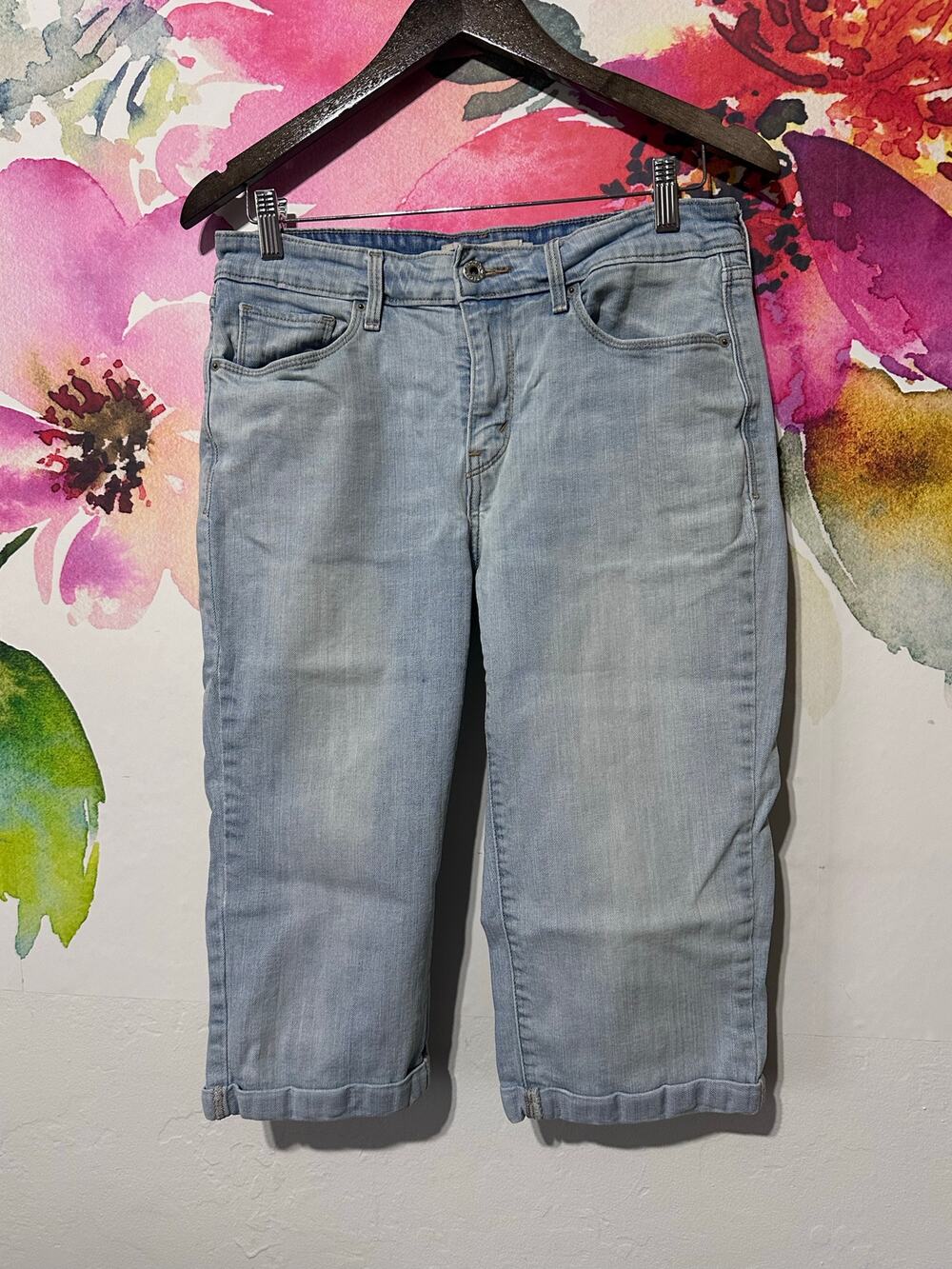 Levis Jeans Womens 10 Blue Capri Cuffed Mid Rise Signature Medium Wash Denim